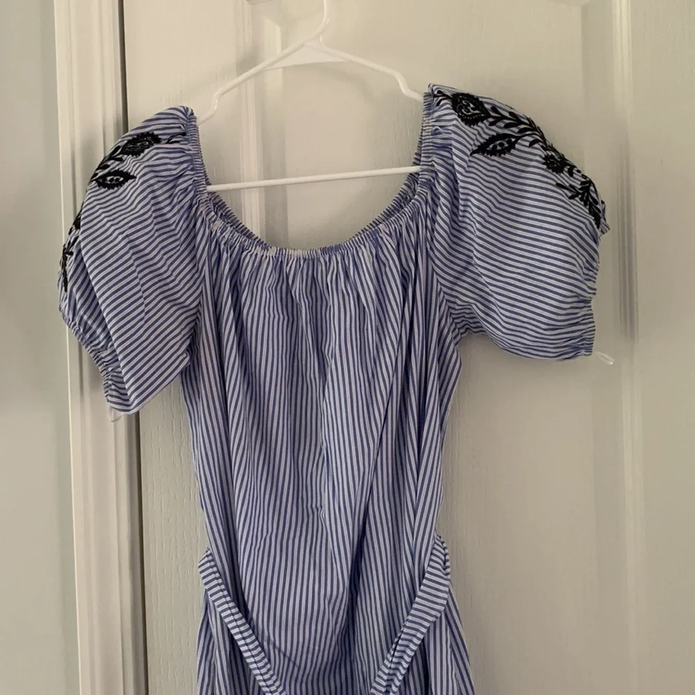 Who What Wear Dress Embroidered Striped Large‎ pockets tie waist off Shoulders - Picture 12 of 16